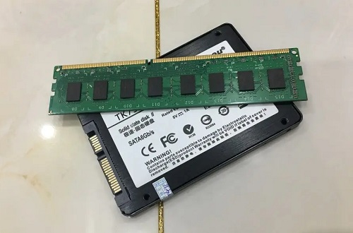 win10玩武装突袭3一会就闪退
