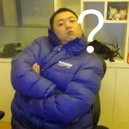 药水哥矿泉水瓶表情包